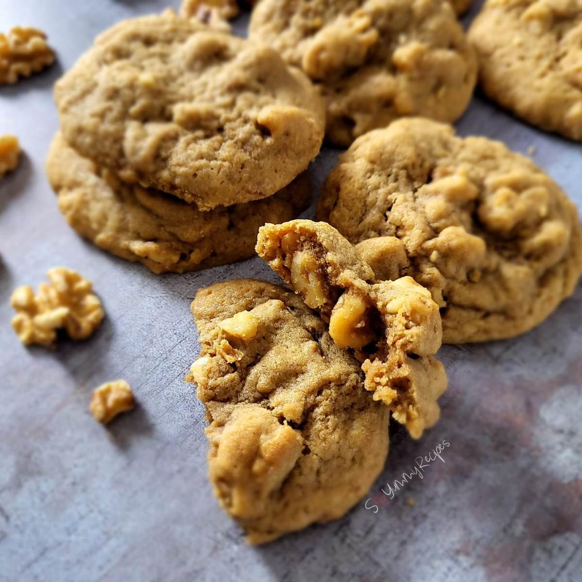  A batch of delicious walnut coffee cookies for your cravings!