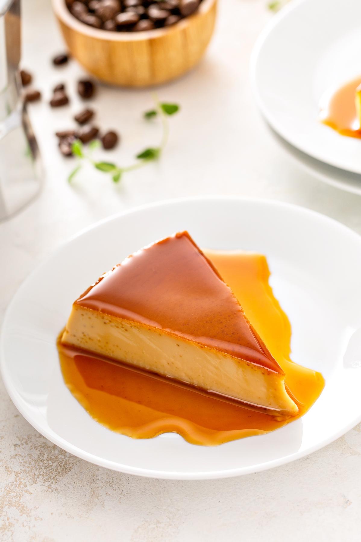  A drizzle of caramel sauce adds extra sweetness to this creamy and rich dessert.