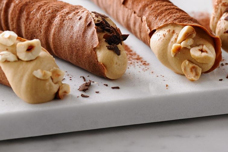  A match made in heaven: a cookie-cannoli and coffee cream combo