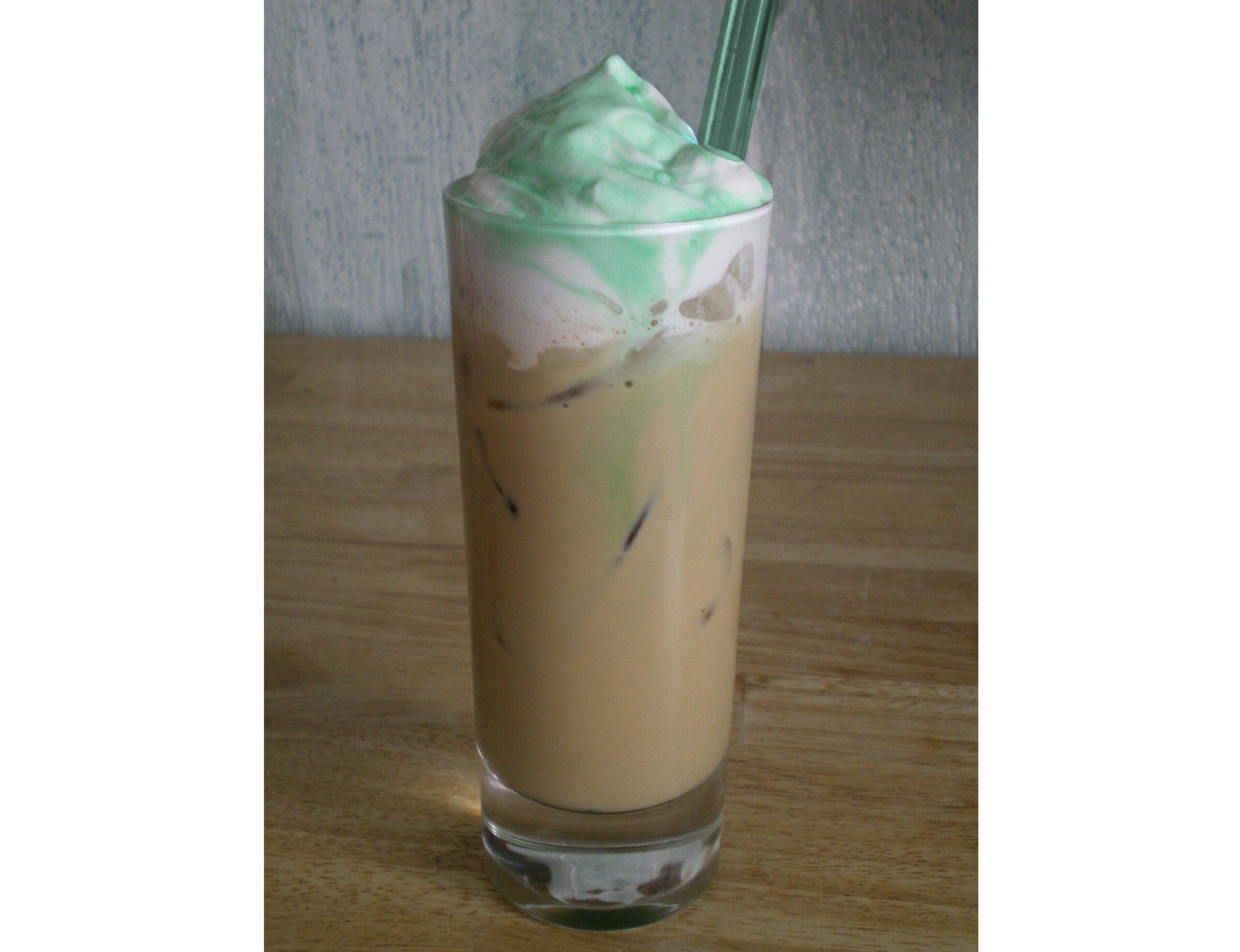  A perfect blend of coffee, whisky, and cream for a refreshing twist!