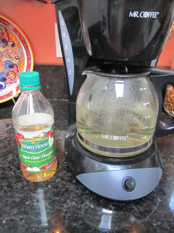 A simple yet innovative way to make natural tea at home.