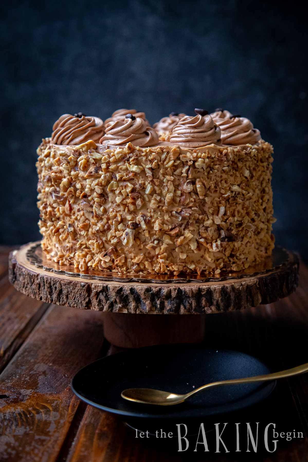  A slice of happiness: Walnut Cake with Coffee Icing