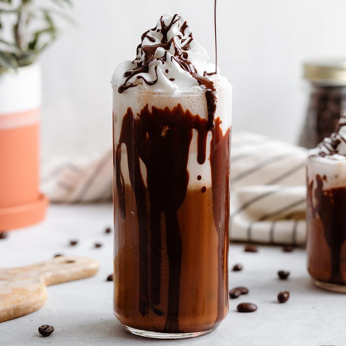  Add a touch of sweetness to your day with this iced coffee with chocolate recipe.