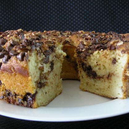  Can you resist the aroma of sour cream and chocolate chips on a cake? I know I can't!
