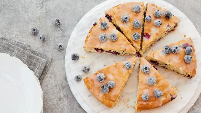  Can you smell the heavenly aroma of blueberries and cinnamon wafting from the oven?
