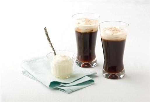  Cold brew + rum + cream = the perfect formula for a tropical morning