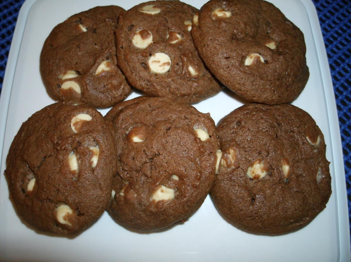  Craving something sweet? Try our Chocolate Coffee Liqueur Cookies!