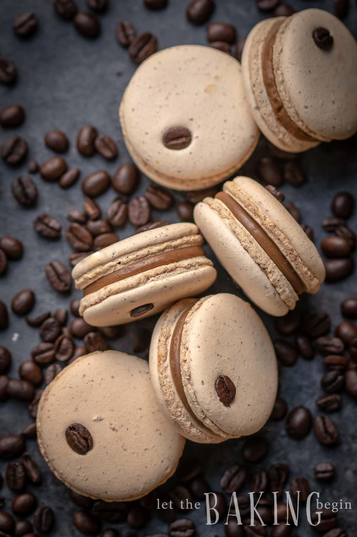  Crunchy on the outside, soft on the inside – that's what makes these macaroons so irresistible.