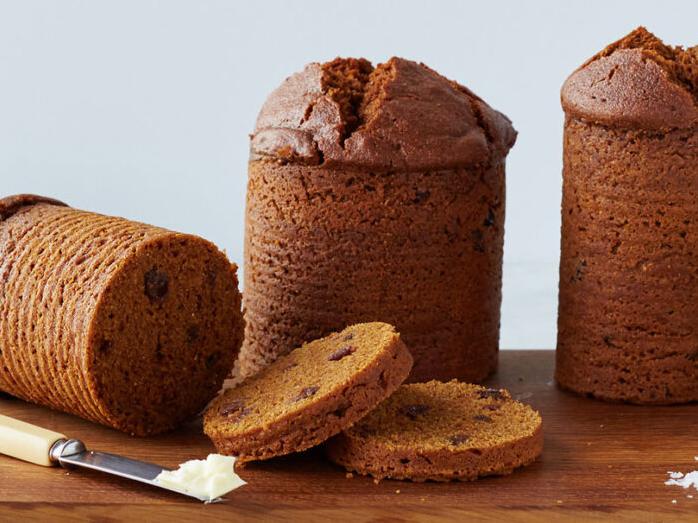  Fill your home with the sweet smell of pumpkin spice and cinnamon with this tasty recipe.