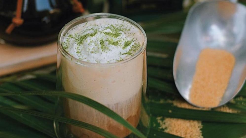  Let the taste of the tropical paradise take you on a journey with this Hawaiian coffee recipe