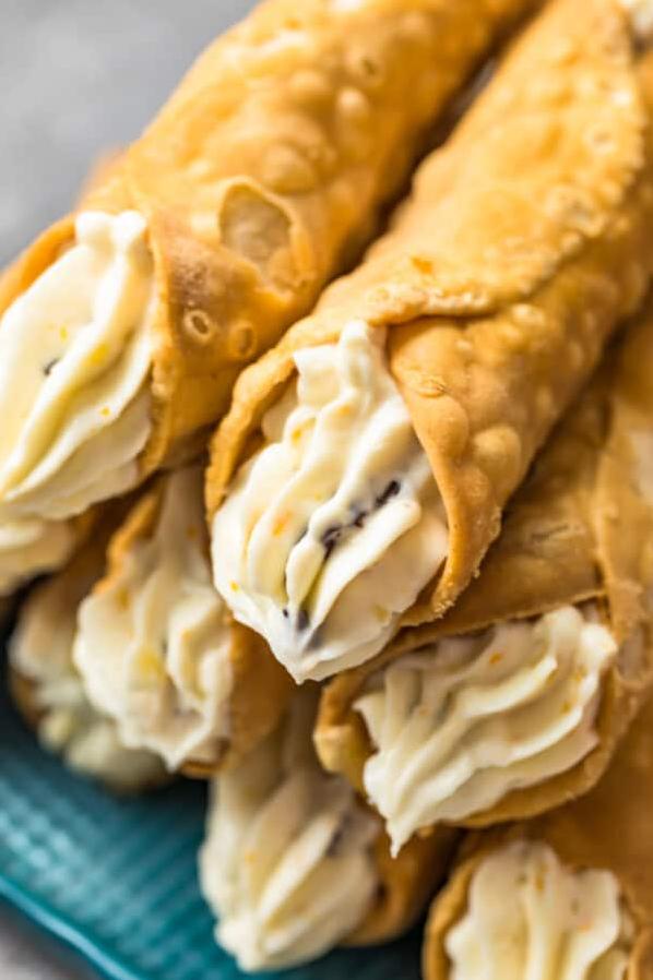 Life's too short for a boring coffee routine. Try our cookie-cannoli and coffee cream recipe!