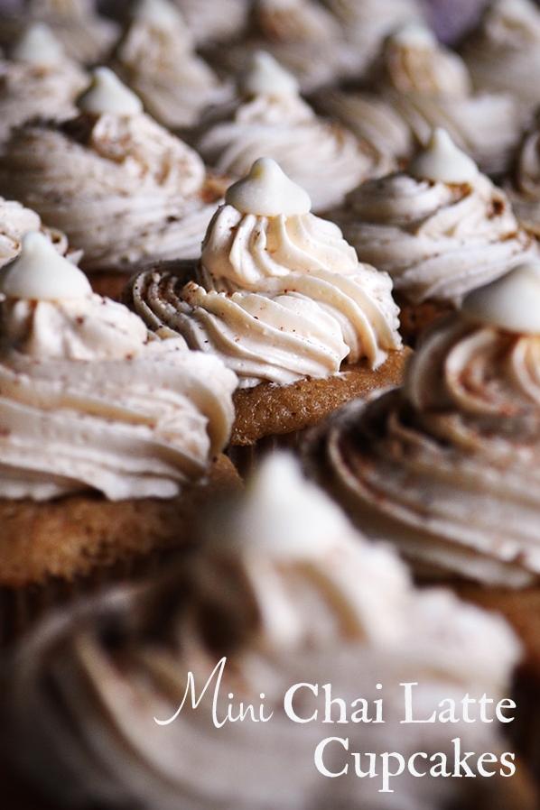 Looking for a unique dessert to impress your guests? These mini-cupcakes do the trick!