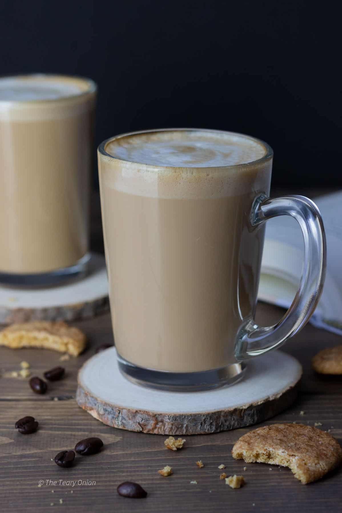  Make your mornings more luxurious with this Vanilla Latte recipe.