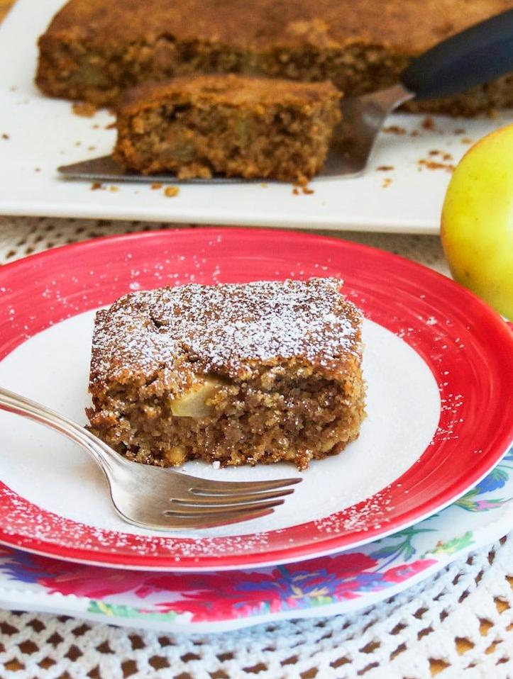  Nothing beats the smell of freshly baked apple cinnamon cake in the morning.