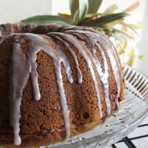 Old Fashioned Sour Cream Coffee Cake With Apple-Nut Filling