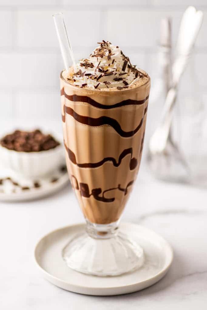  Ready to fulfill your chocolate craving? Try this Mocha Latte Shake recipe!