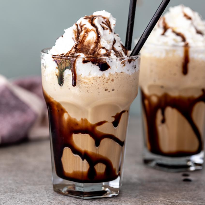  Satisfy your caffeine and cool cravings with this delicious coffee milkshake!