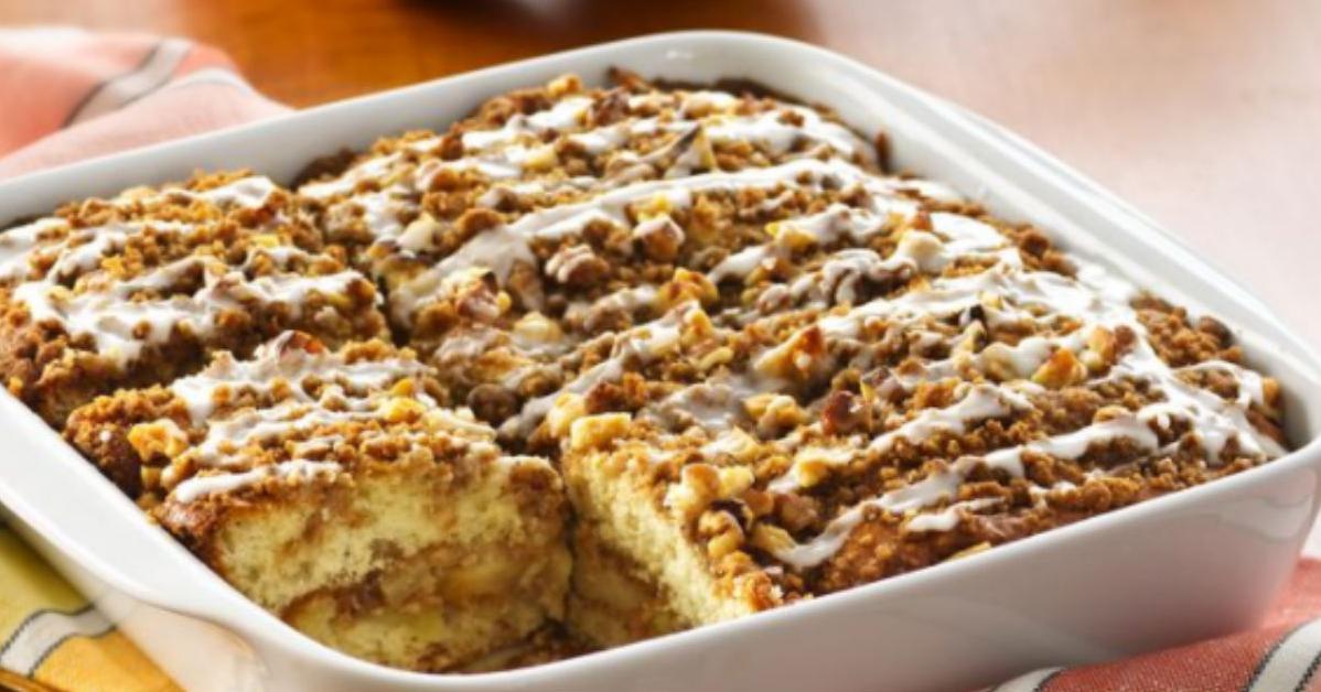  Satisfy your sweet tooth with this scrumptious Bisquick Apple-Topped Coffee Cake!