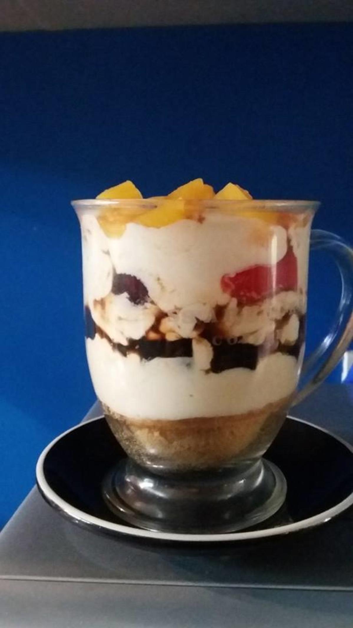  Savor the sweetness of a fruity coffee jelly cream!
