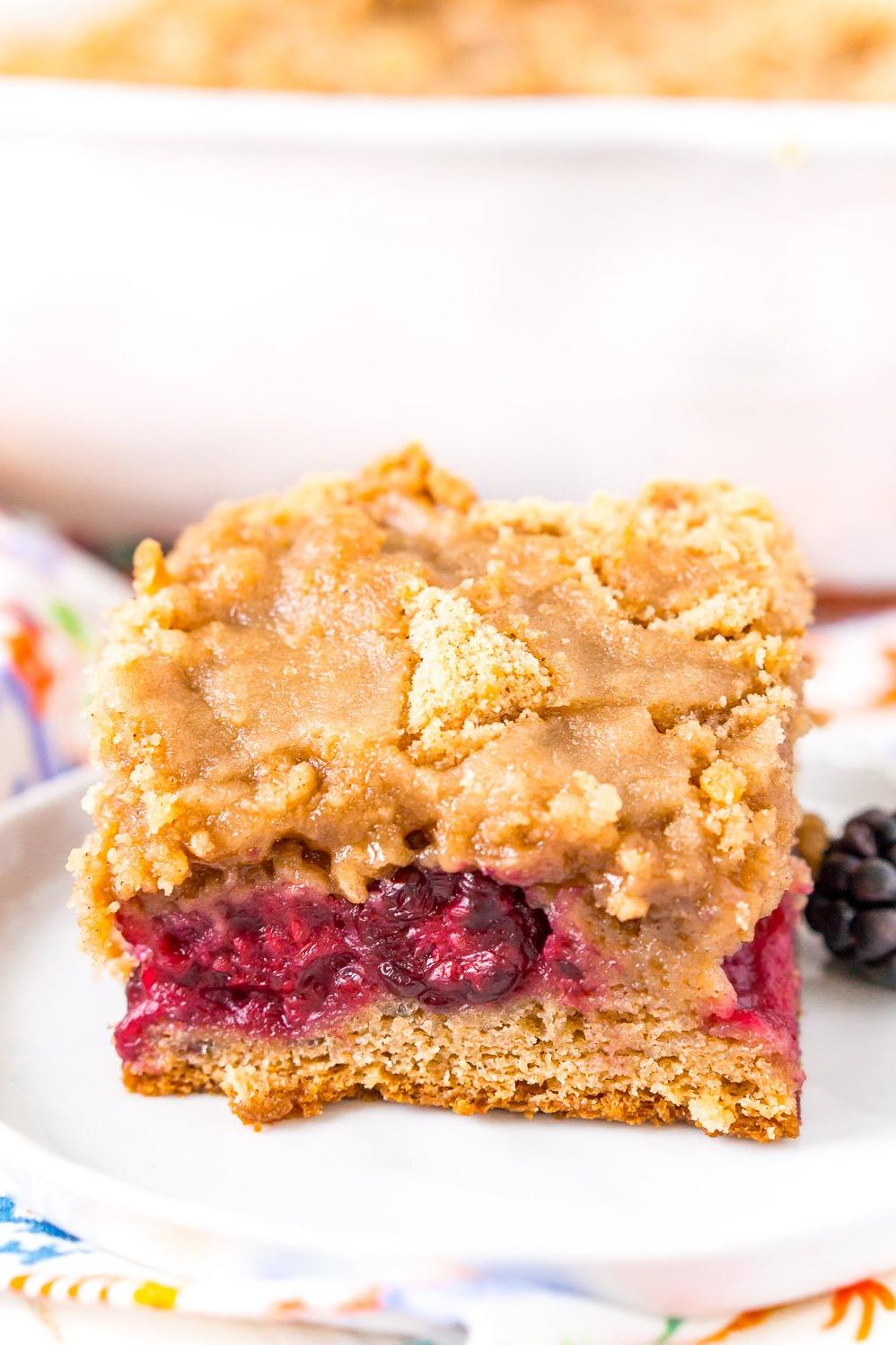  Sink your teeth into a moist and fluffy cake topped with cinnamon streusel and fresh blackberries.
