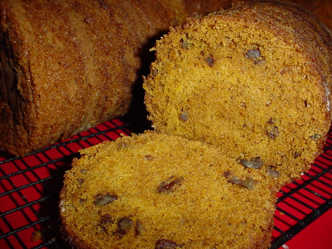  Smell the aroma of fall with this delicious pumpkin bread recipe!