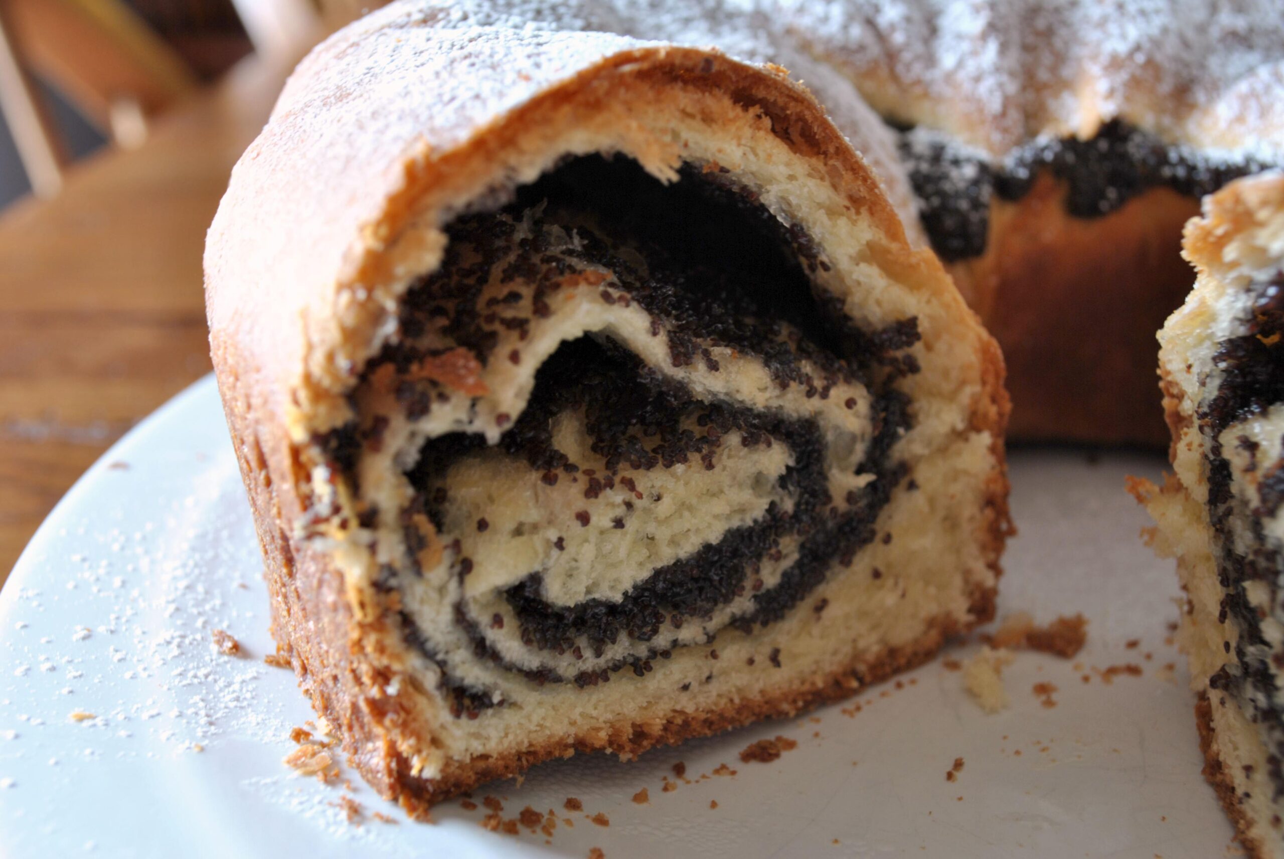  The aroma of cinnamon and sweetness of poppy seed will take your senses on a culinary journey.