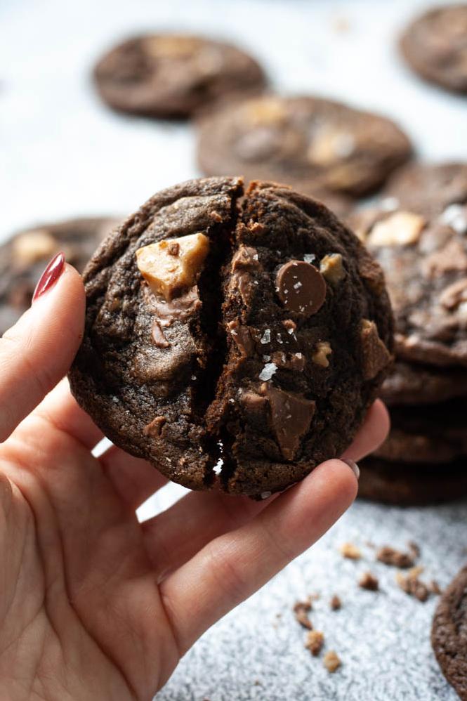  The aroma of freshly baked chocolate coffee toffee cookies will fill your kitchen.