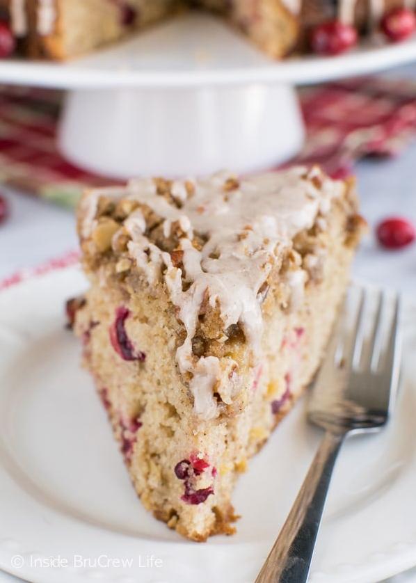  The combination of sweet apples, tart cranberries, and crumbly streusel is simply irresistible.