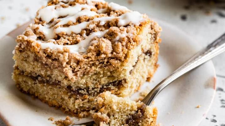  The perfect combination of fluffy cake and crunchy pecans.
