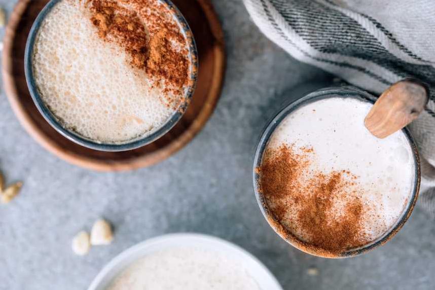  This café latte recipe is the perfect blend of strong espresso and velvety, frothed milk 🥛