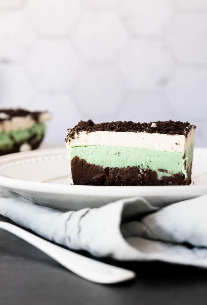  This cake is perfect for all coffee and mint lovers out there!