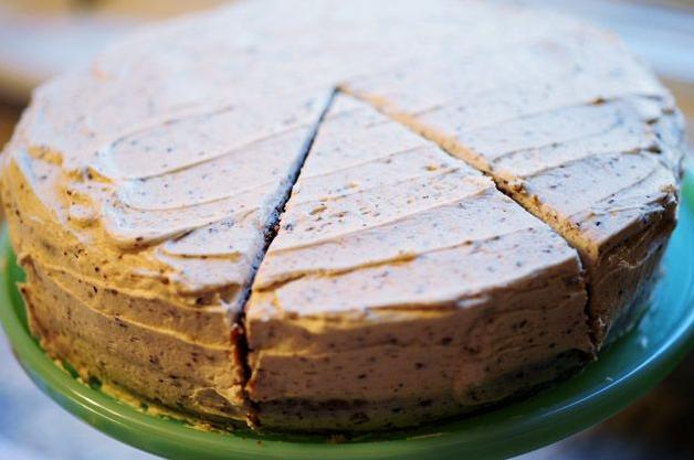  This cake is the perfect blend of coffee and sweetness.