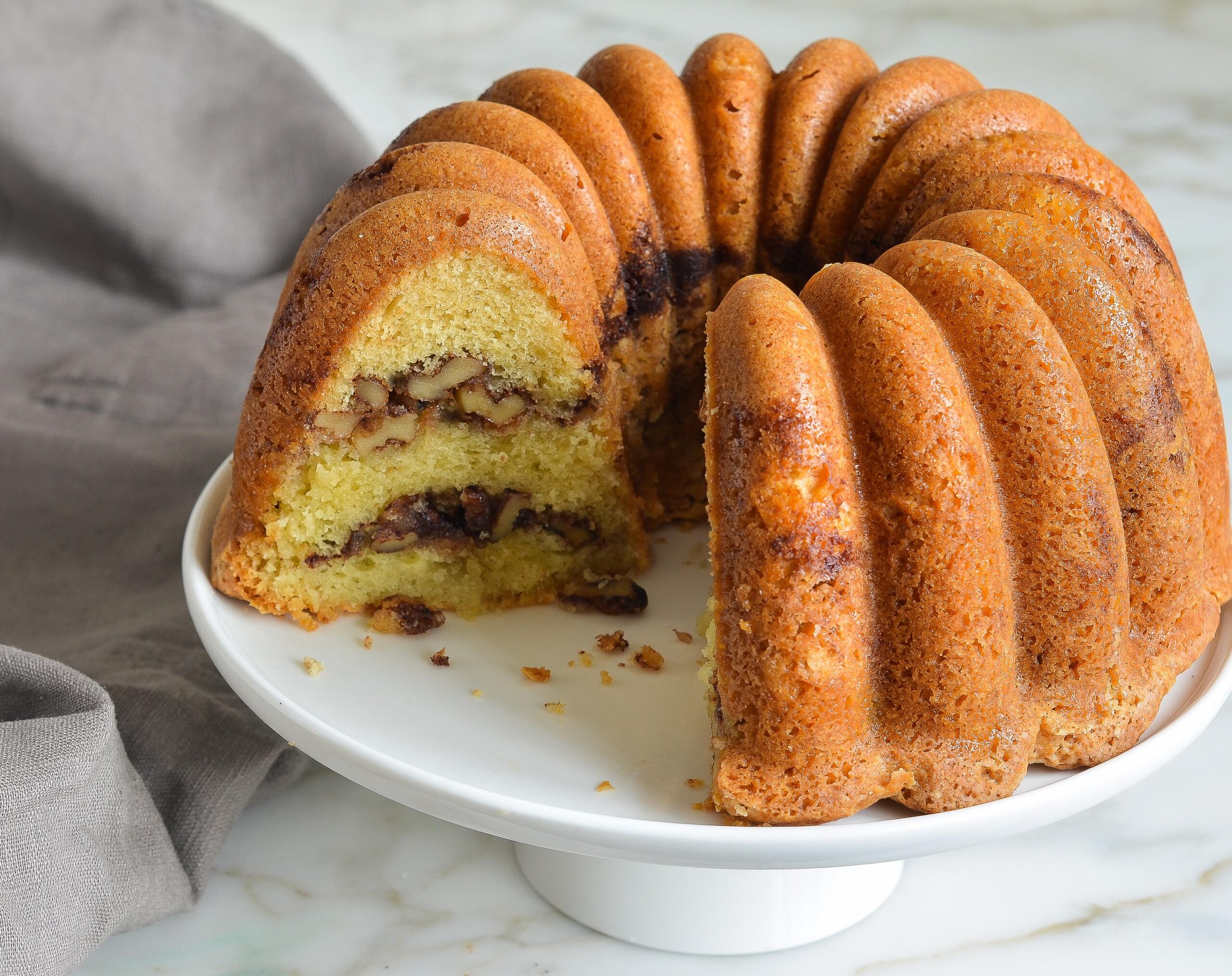  This cake's beautiful crumb topping adds the perfect crunch to every bite.