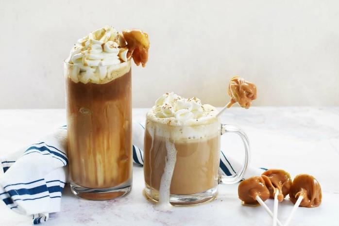  This cozy drink is perfect for those crisp autumn mornings.☕️