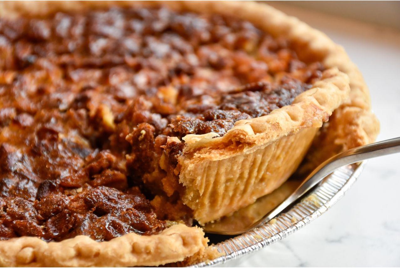  This pie is guaranteed to wake up your taste buds with its bold flavors.