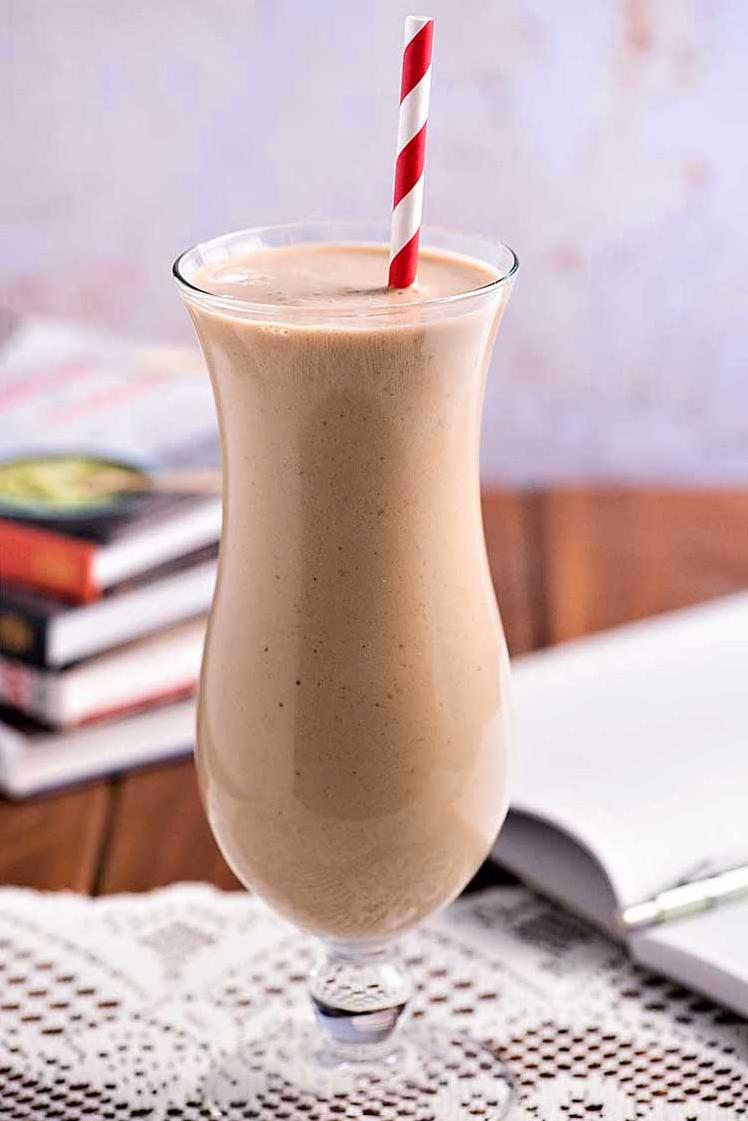 This smoothie is the perfect balance of coffee and banana flavors