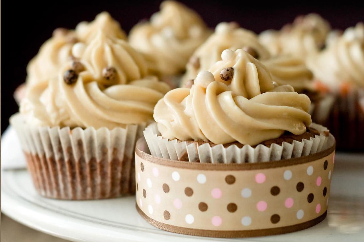  Turn your vegan cupcakes into mouth-watering treats with this heavenly frosting.