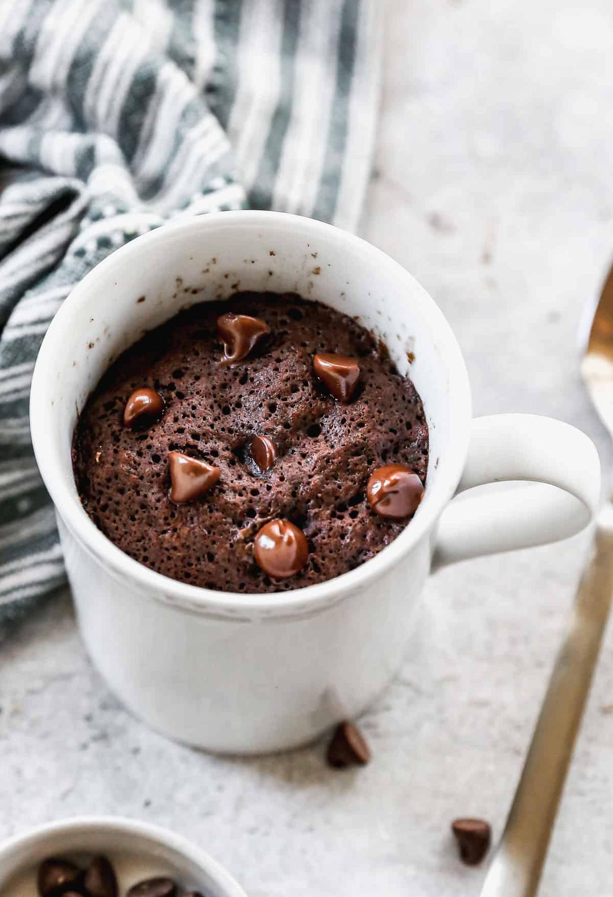  With just a few simple ingredients and a microwave, you can make this decadent cake right in your coffee mug.